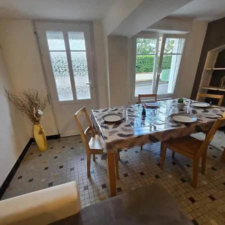Grande Maison Calme Pour Familles & Groupes Château-Gontier